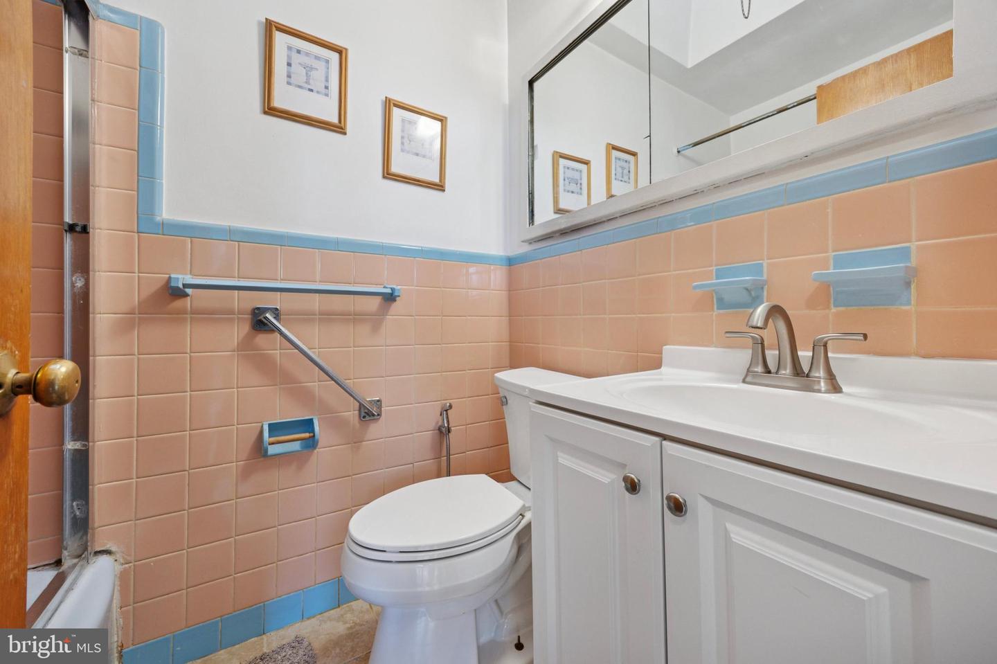 2230 Emerson St Property Photo 11