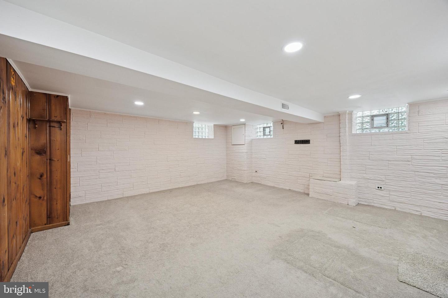 2230 Emerson St Property Photo 12