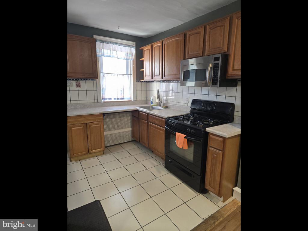 5835 N Hope St Property Photo 4