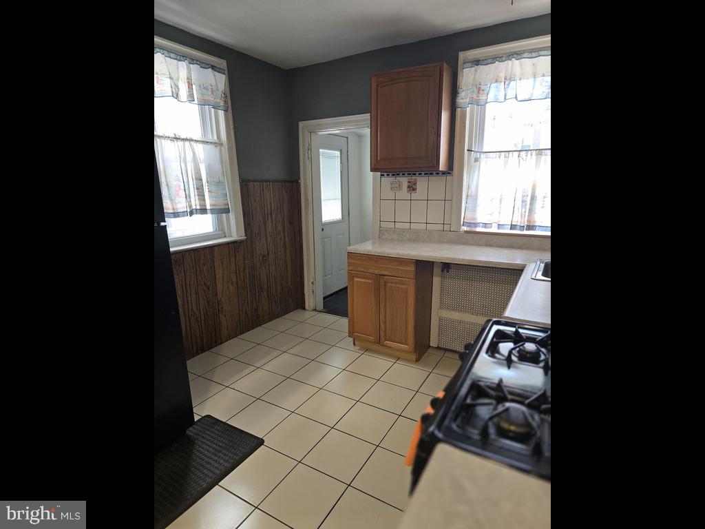 5835 N Hope St Property Photo 5