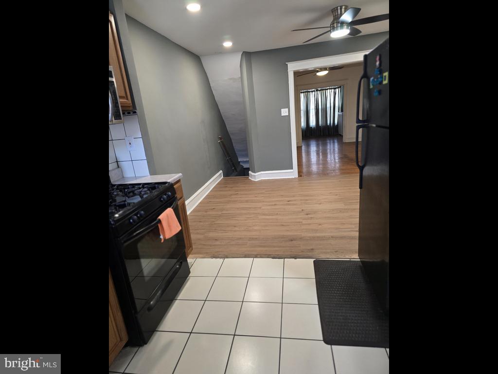 5835 N Hope St Property Photo 6