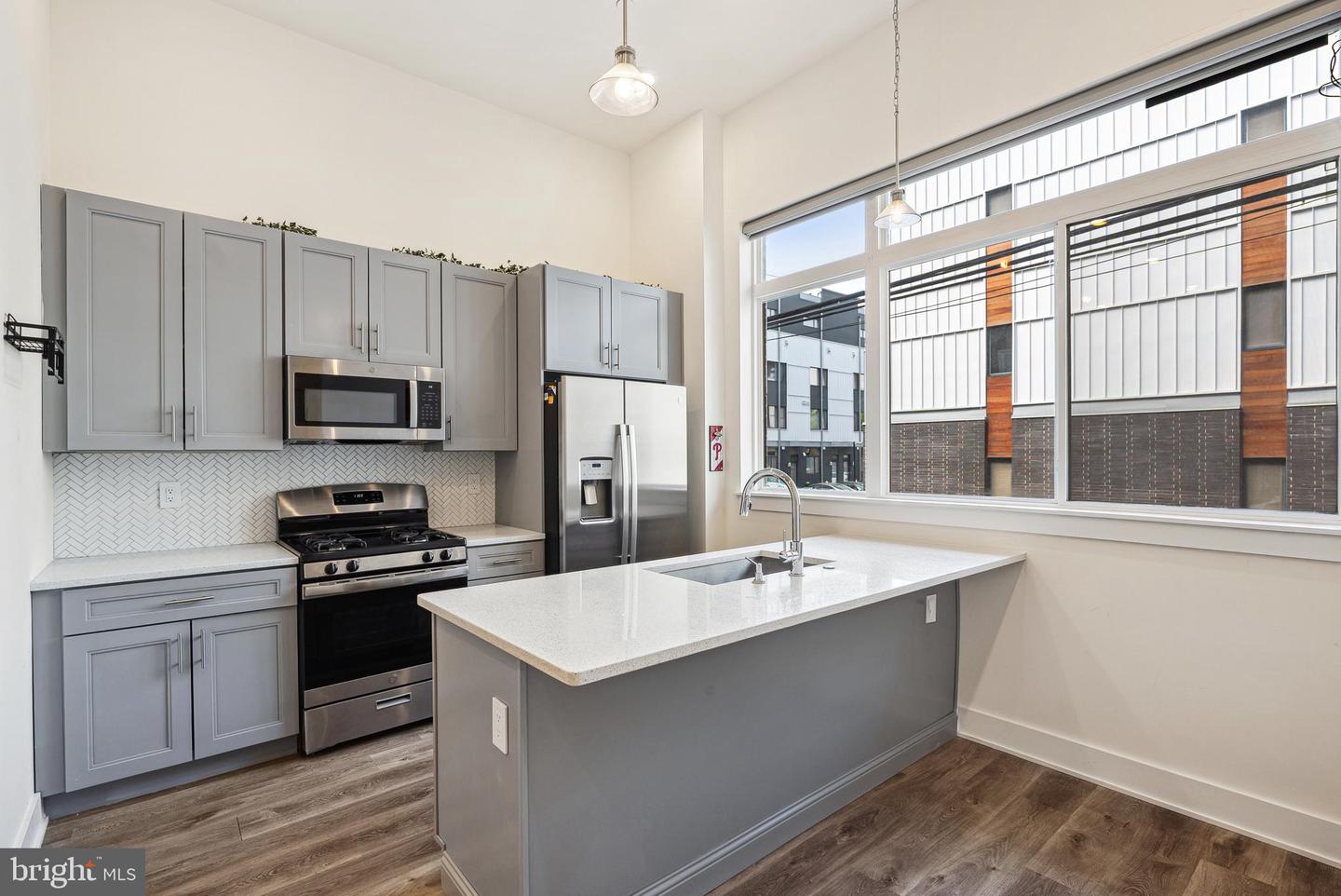 1115 N American St #unit C3 Property Photo 1