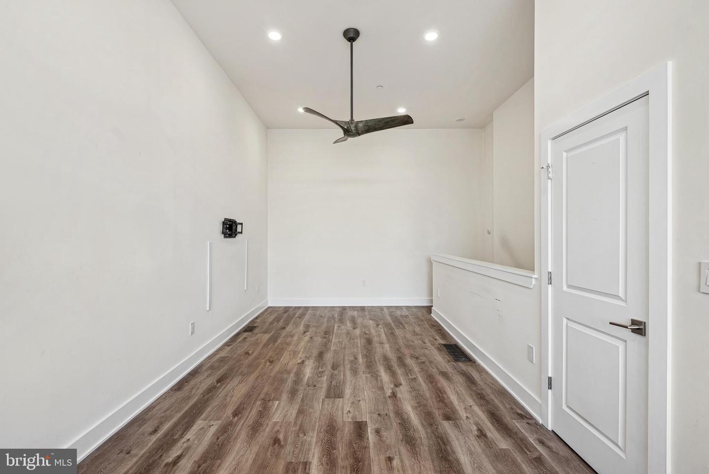 1115 N American St #unit C3 Property Photo 6