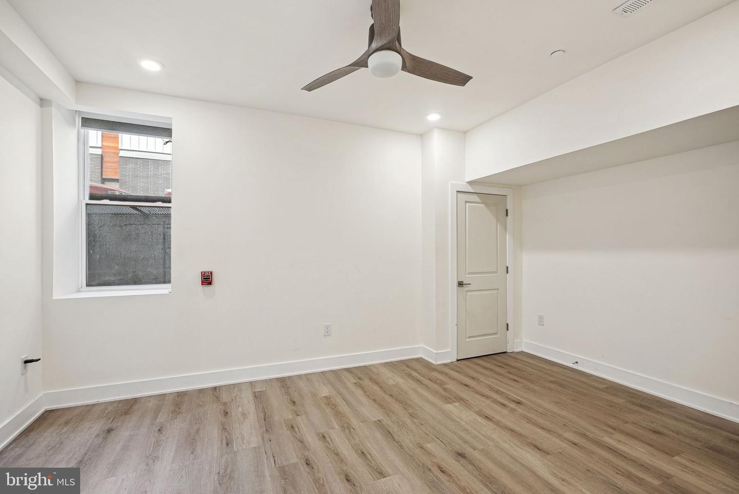 1115 N American St #unit C3 Property Photo 8