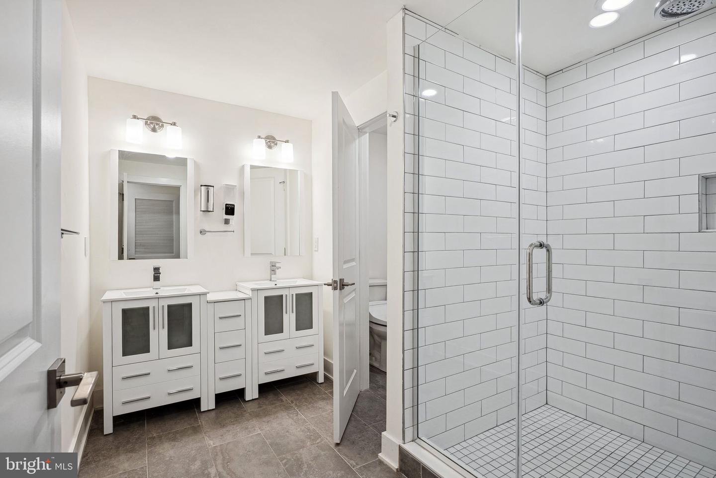 1115 N American St #unit C3 Property Photo 10