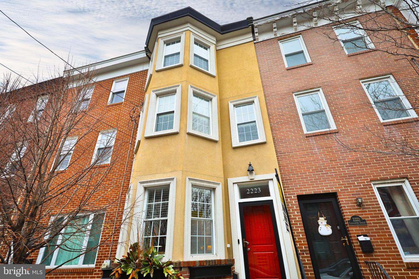 2223 Catharine St Property Photo