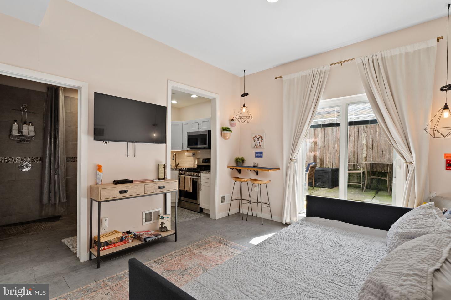 1303 N HOPE ST #B Property Photo 1