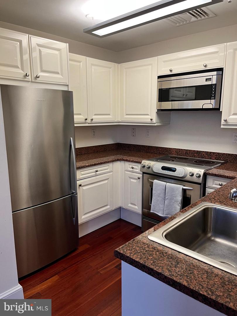 1500 CHESTNUT ST #15I Property Photo 1