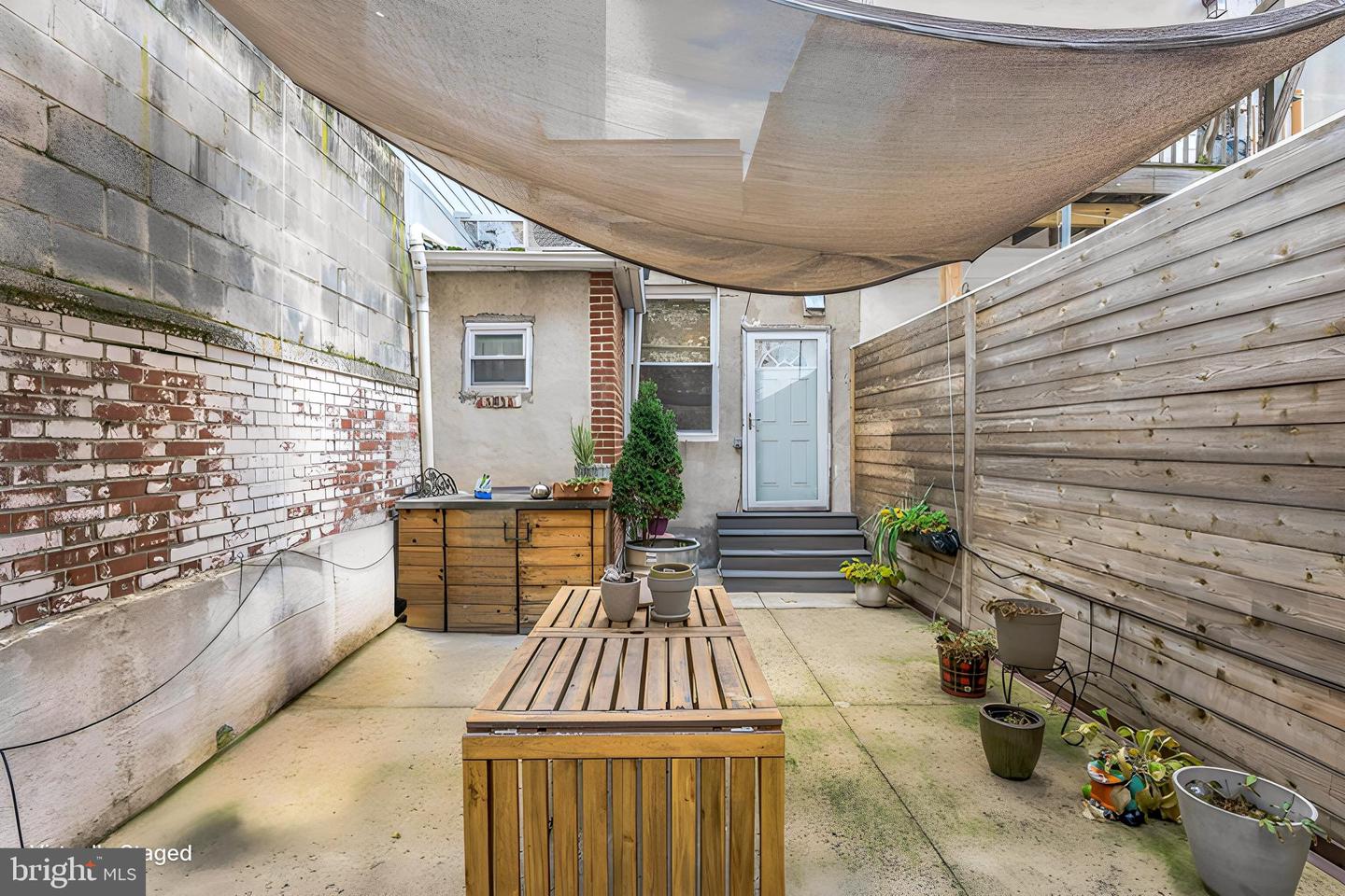 340 W Girard Ave Property Photo 15