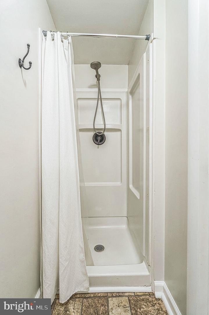 340 W Girard Ave Property Photo 19