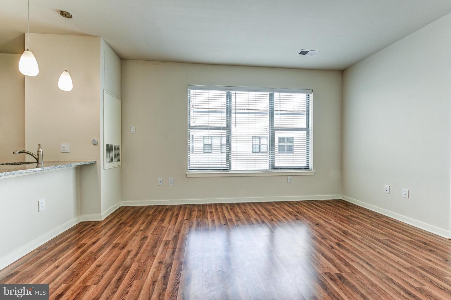 401 Race St #403 Property Photo 17