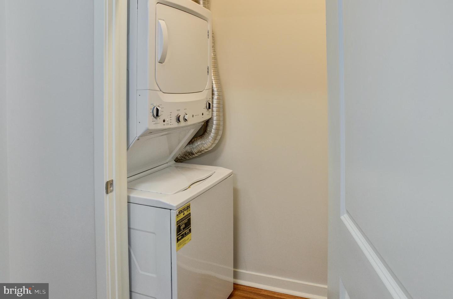 401 Race St #205 Property Photo 8
