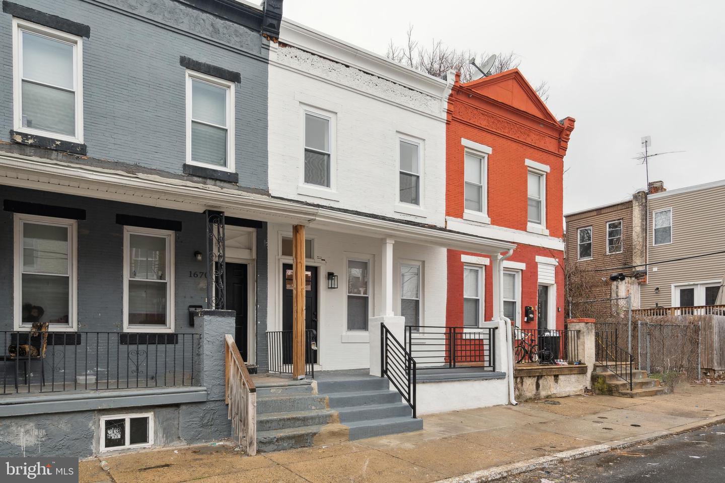 1672 N WILTON ST Property Photo 1