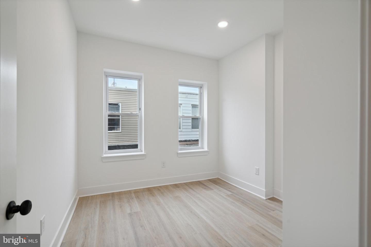1672 N Wilton St Property Photo 8