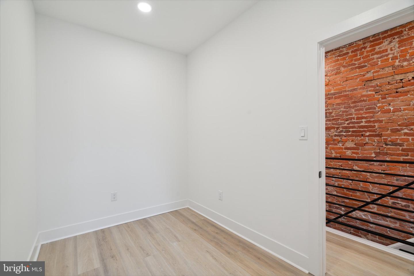 1672 N Wilton St Property Photo 9