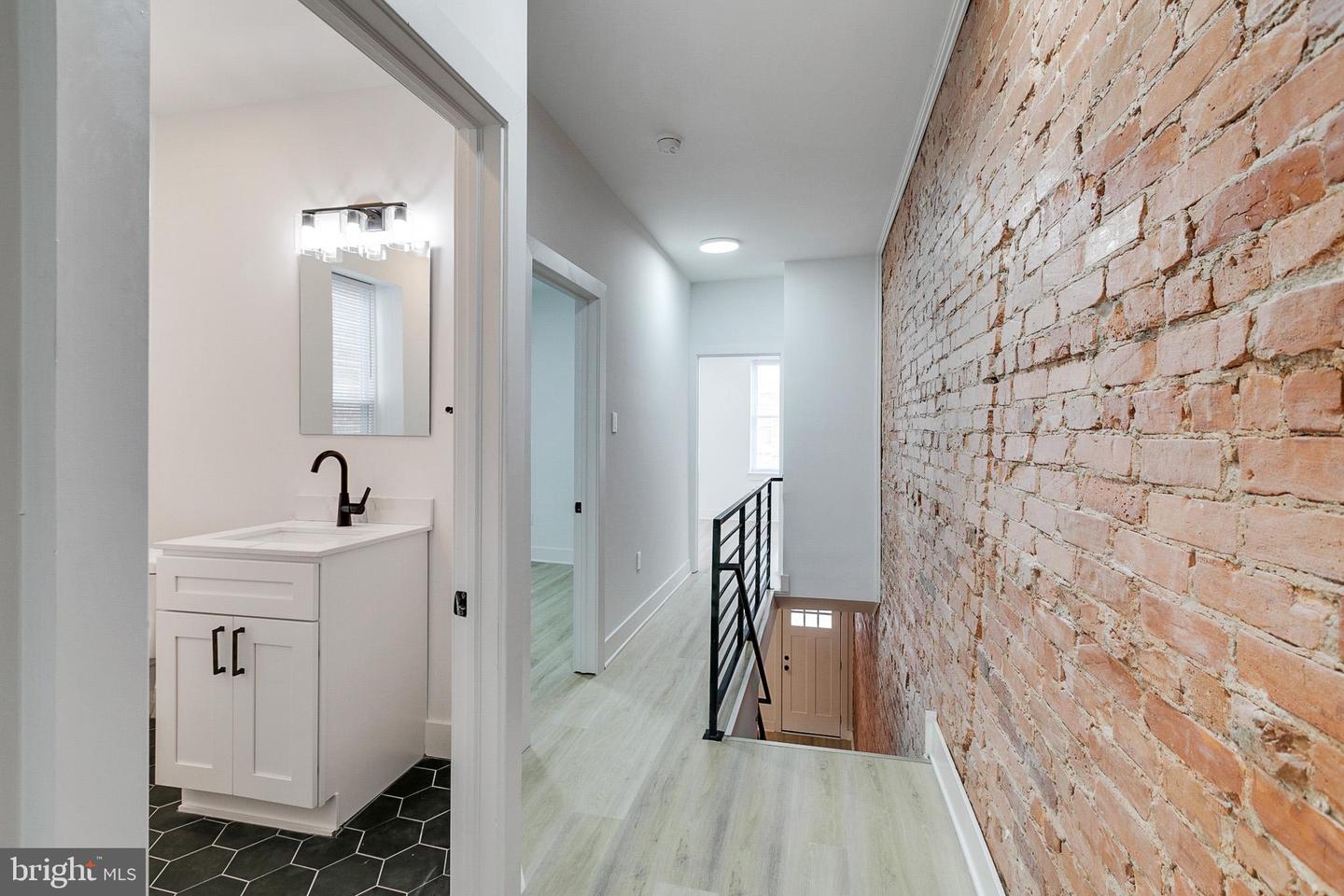 1728 N Wilton St Property Photo 7