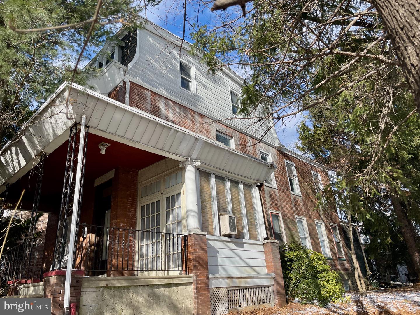 203 W Chew Ave Property Photo