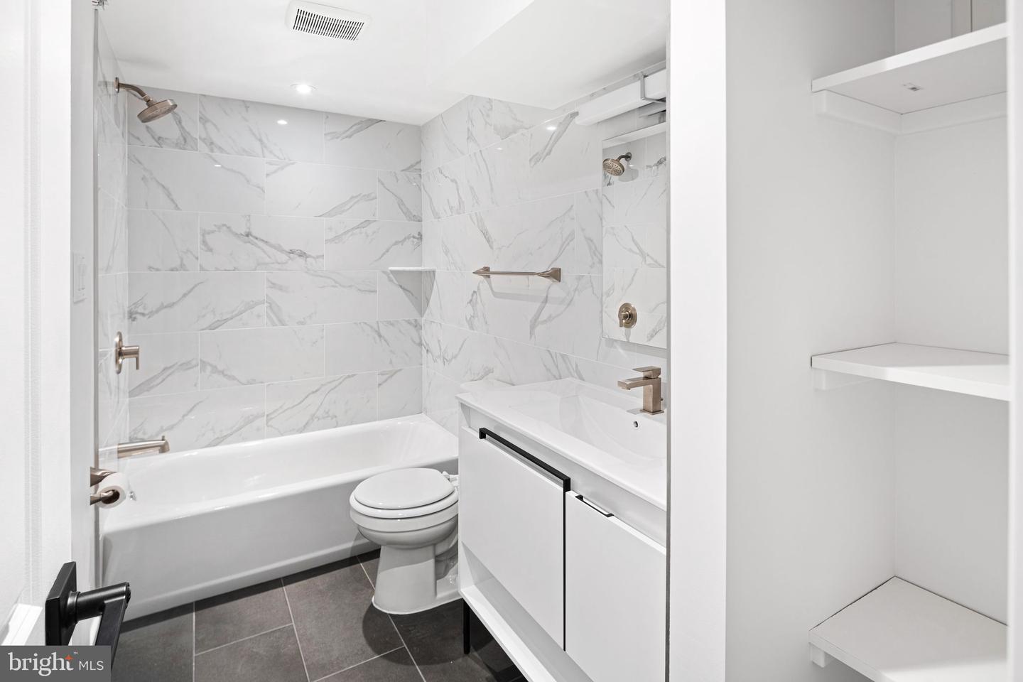 1111 Spruce St #100 Property Photo 14