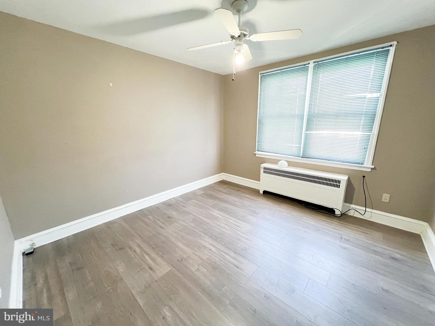 7355 Woolston Ave Property Photo 15