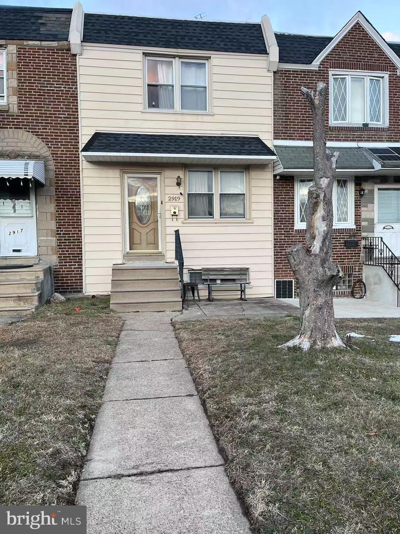 2919 Magee St Property Photo