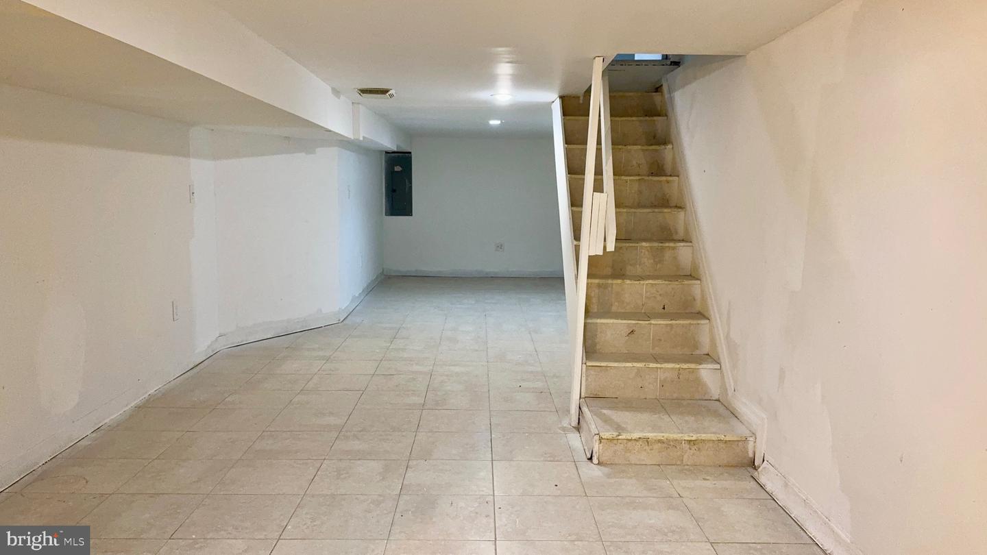 6608 Upland St Property Photo 12