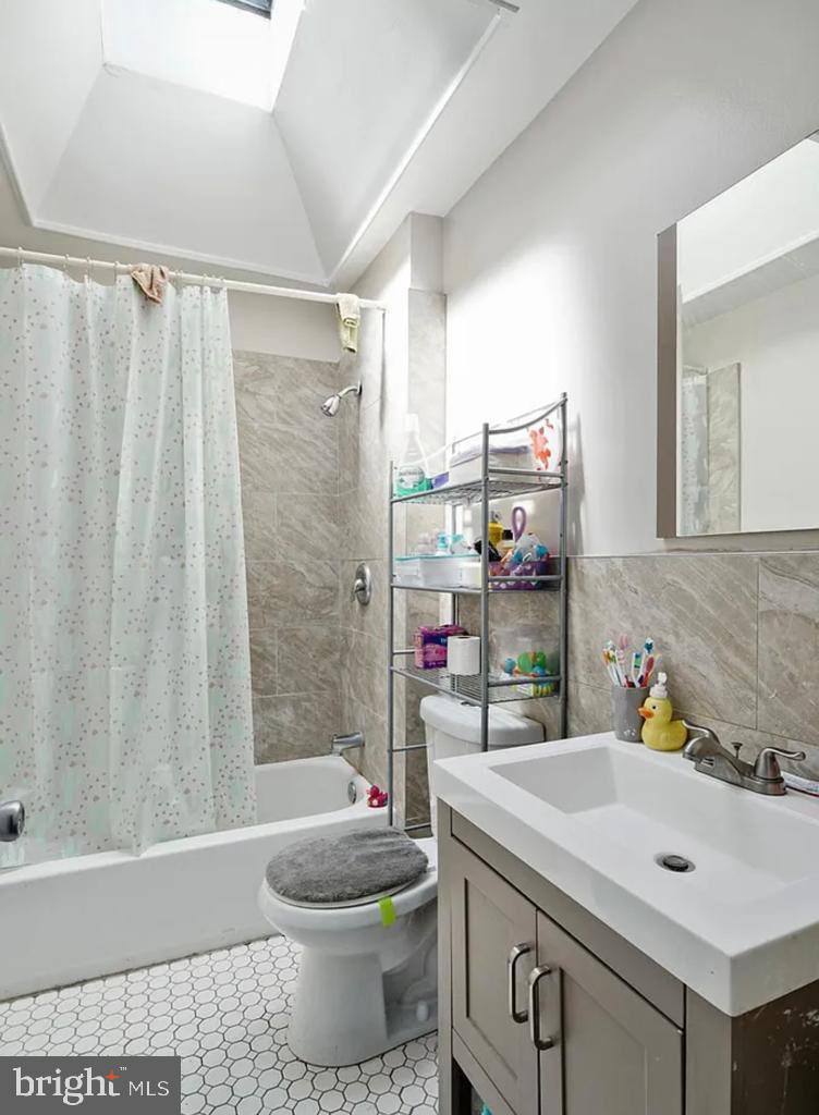 6911 Chelwynde Ave Property Photo 6