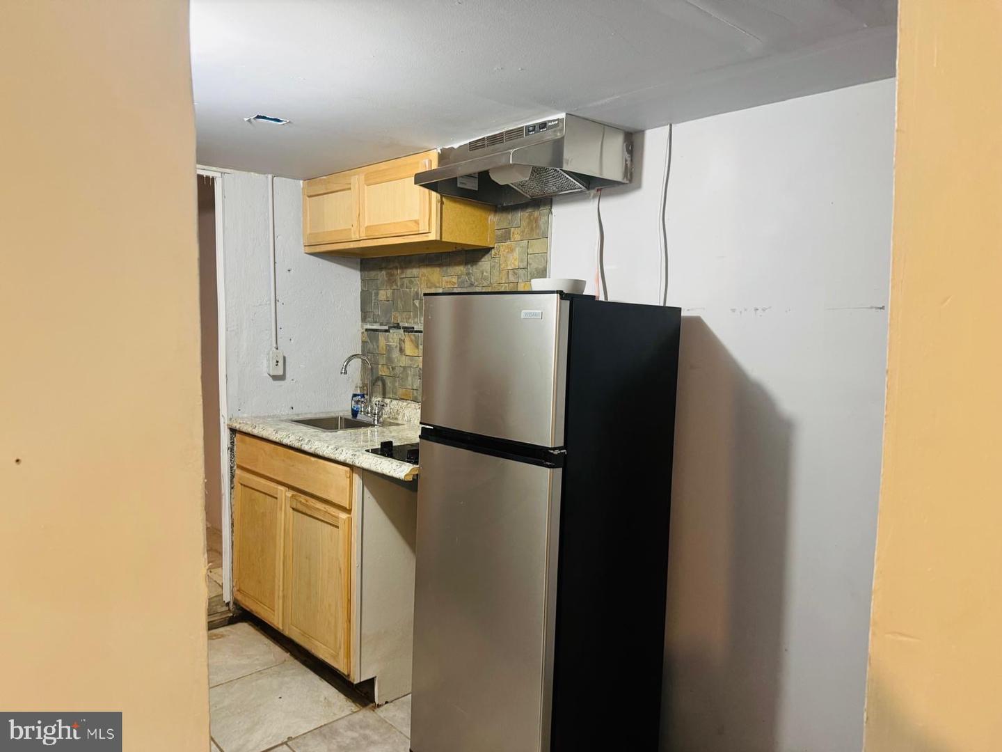 6911 Chelwynde Ave Property Photo 11