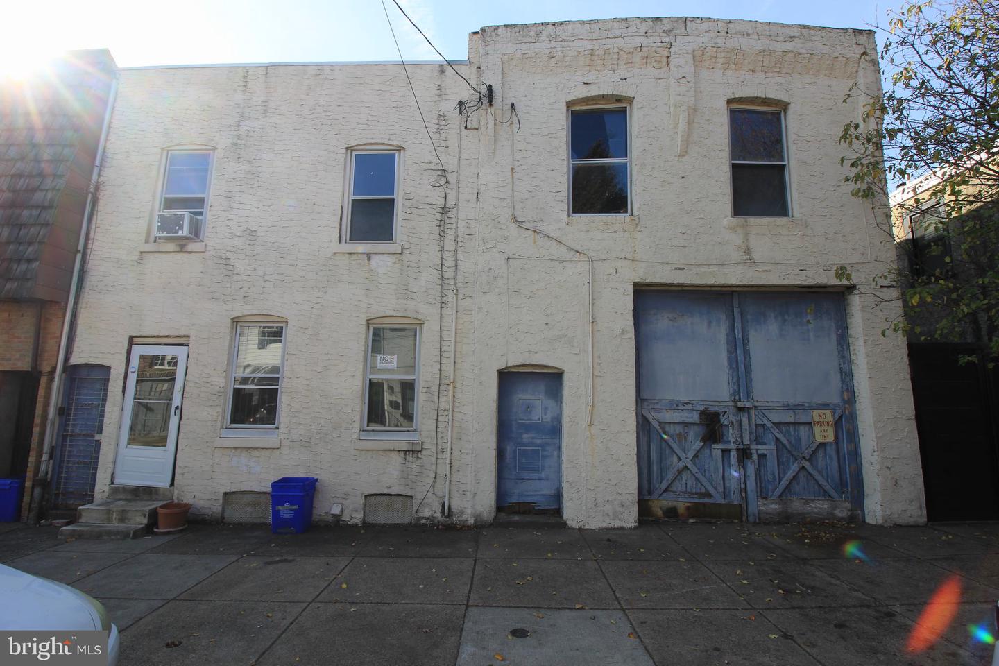 2706 E Monmouth St Property Photo 2