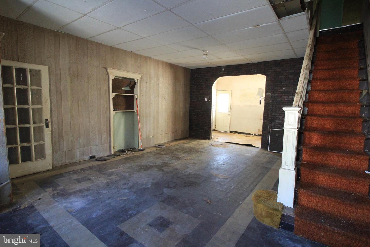 2706 E Monmouth St Property Photo 7