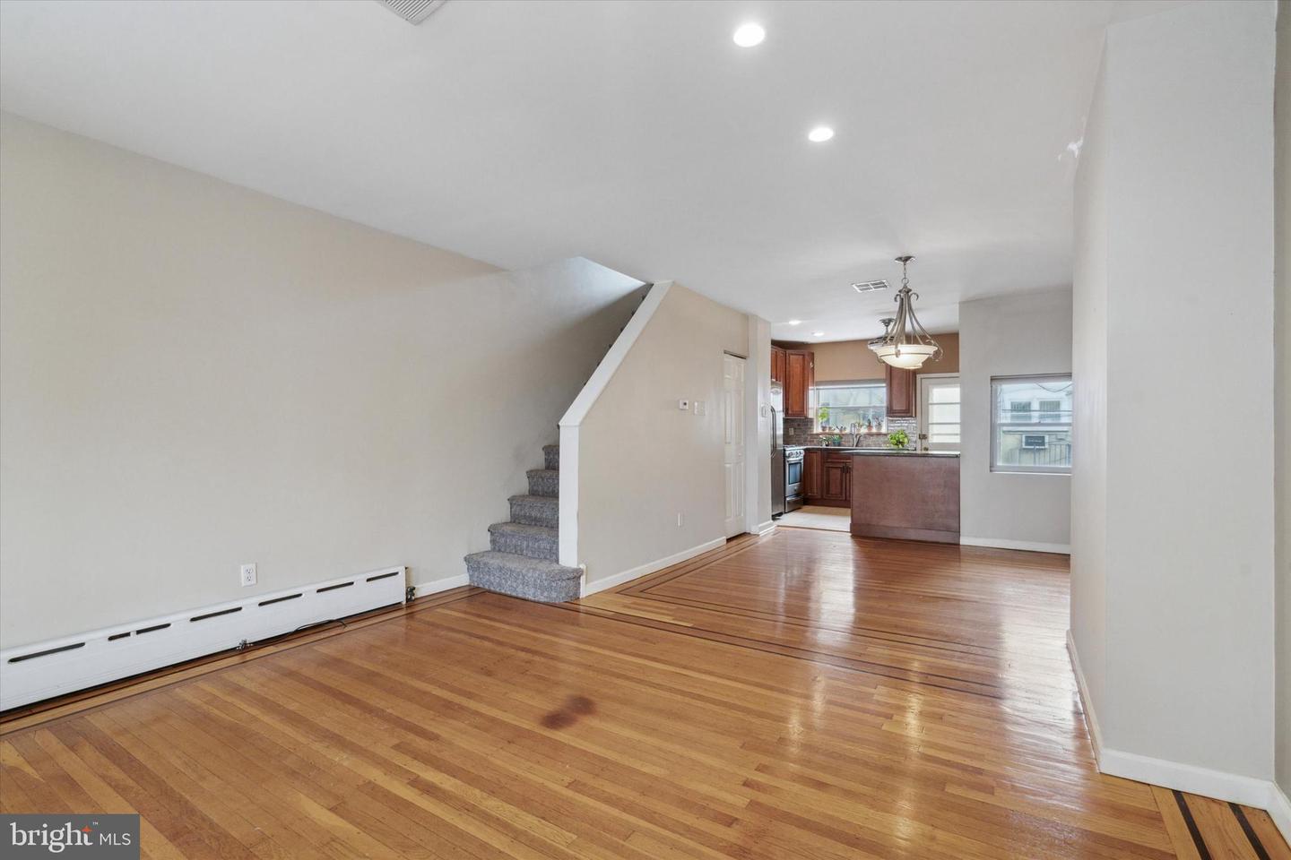 2817 S Warnock St Property Photo 6