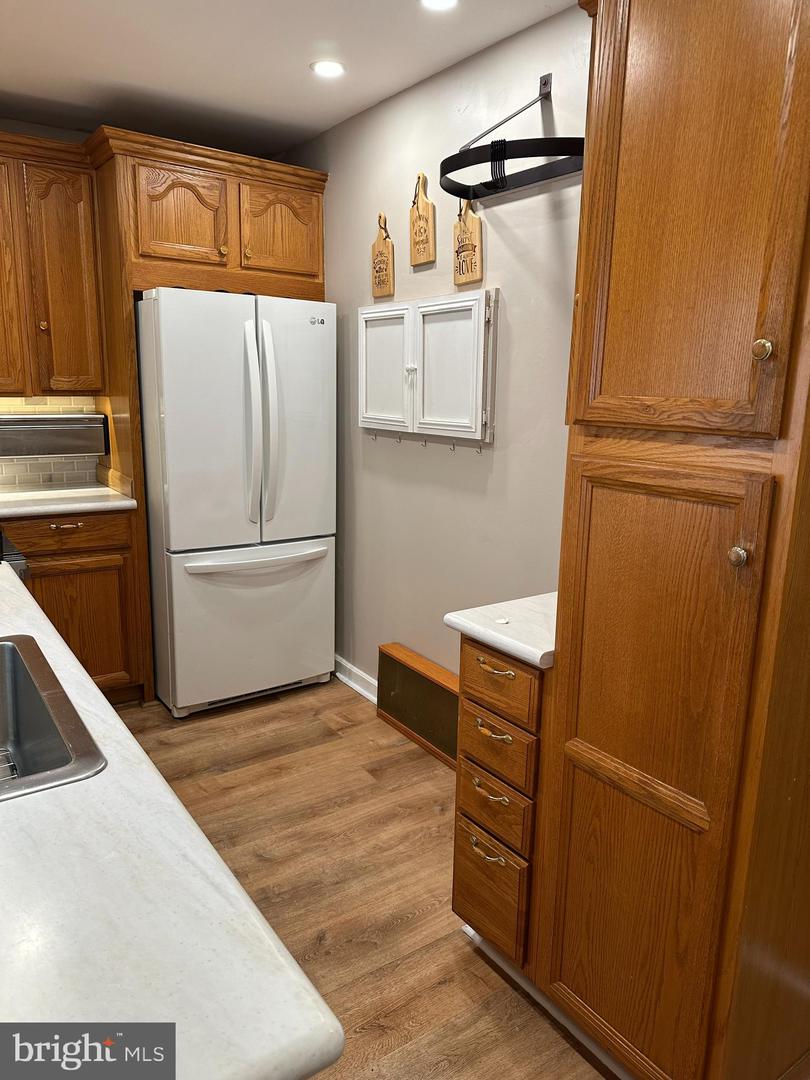 2346 E Fletcher St Property Photo 5
