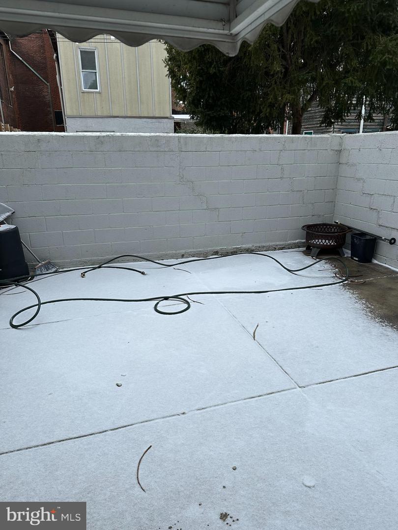 2346 E Fletcher St Property Photo 7