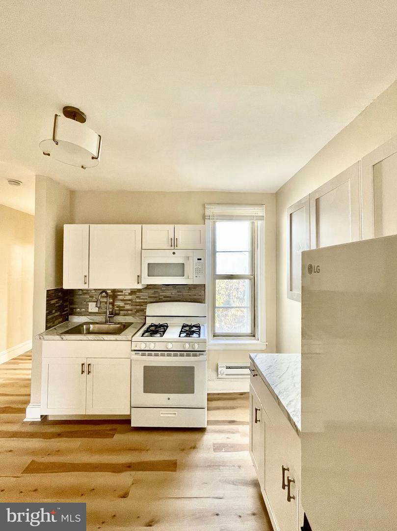 3151 G St #b Property Photo 8