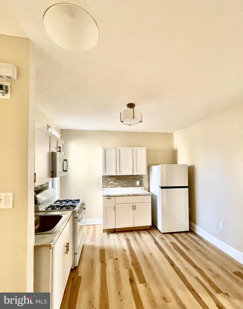 3151 G St #b Property Photo 9