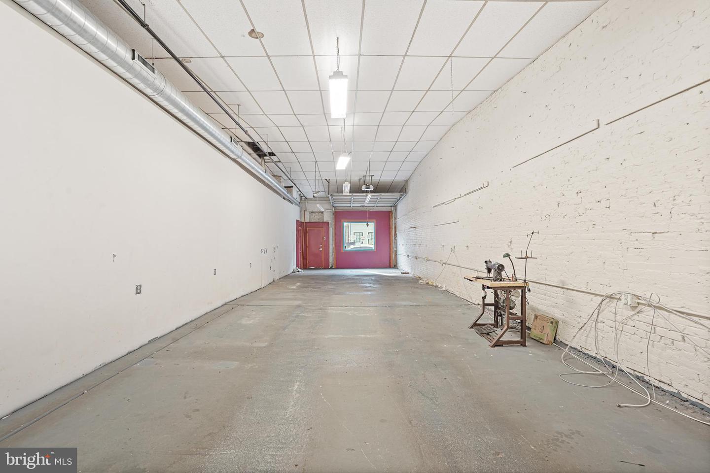 527 Bainbridge St Property Photo 6