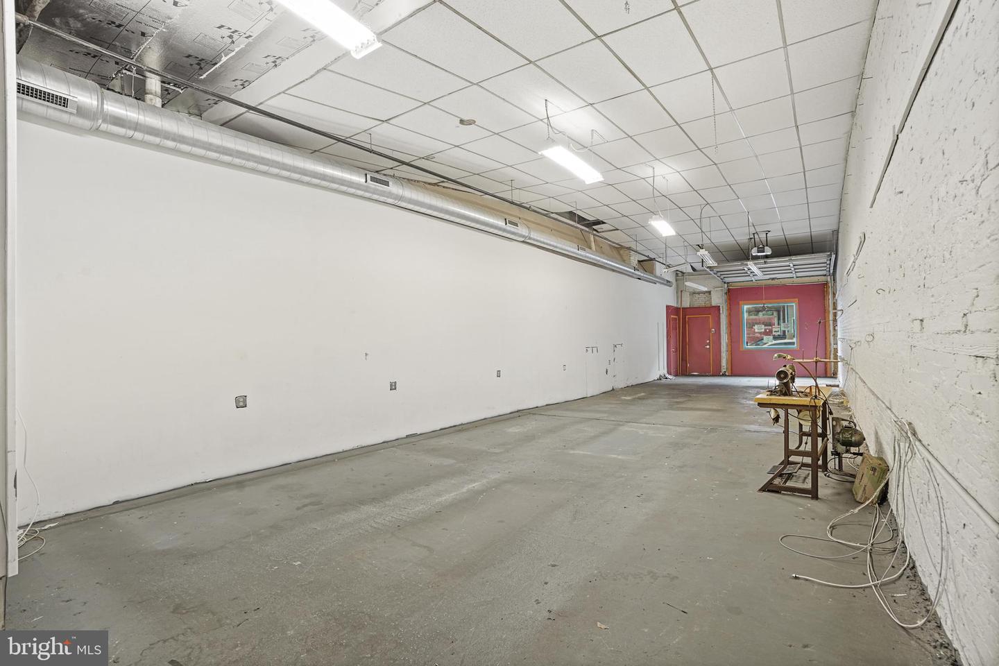 527 Bainbridge St Property Photo 7