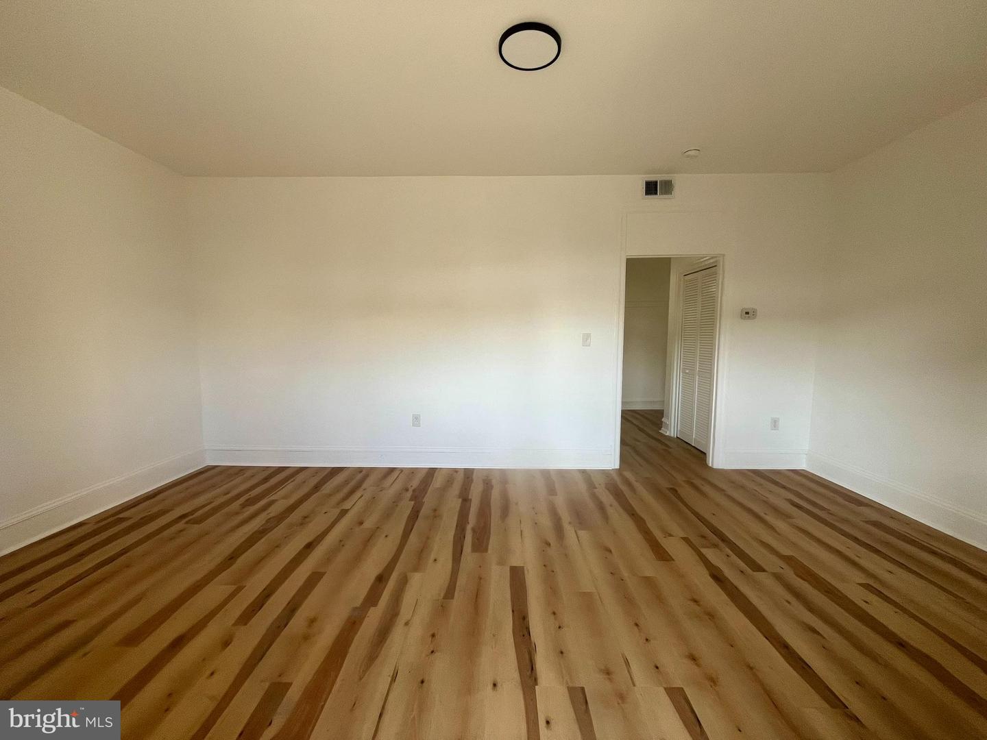 4415 Walnut St #3f Property Photo 8