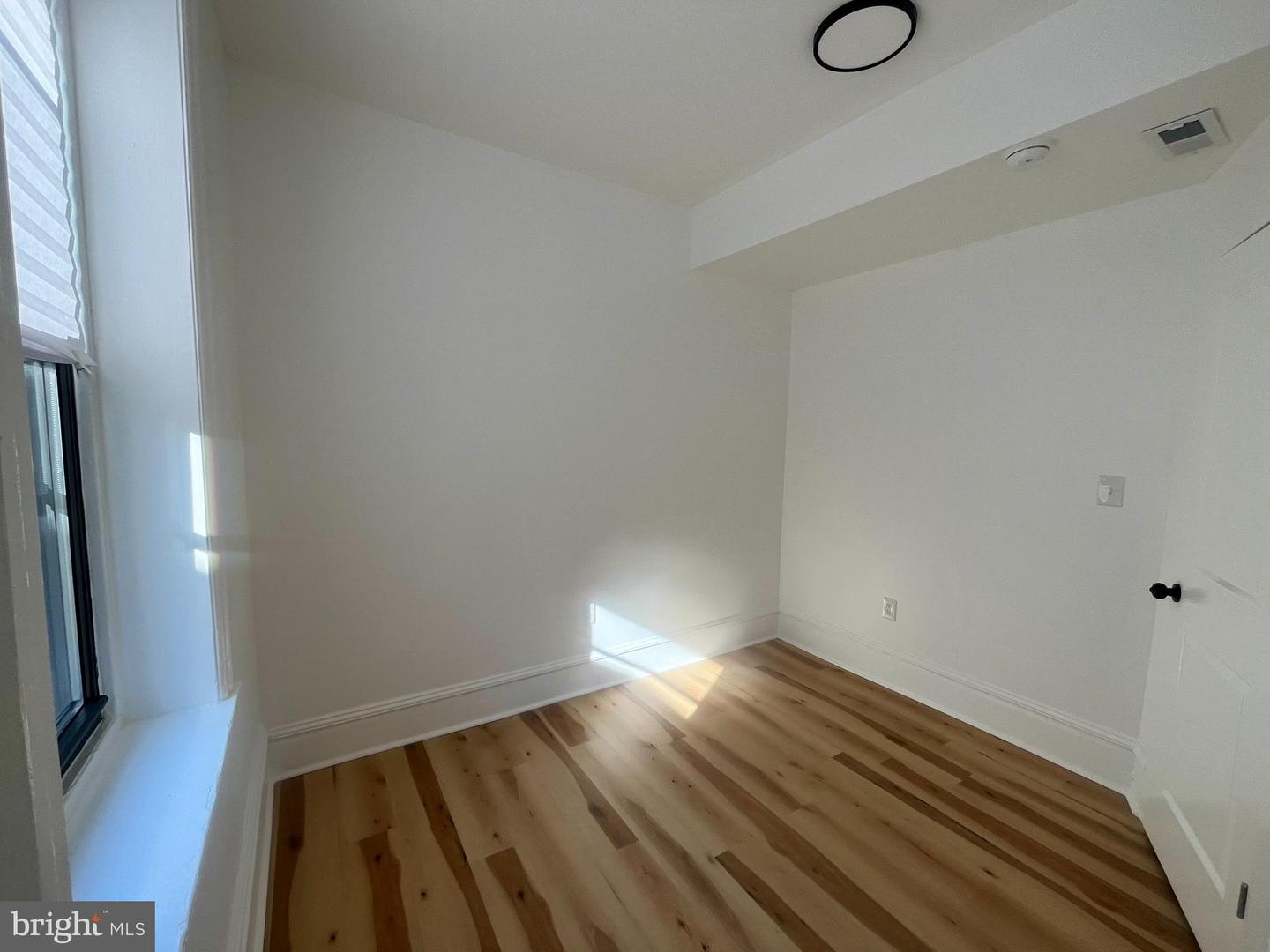 4415 Walnut St #3f Property Photo 18