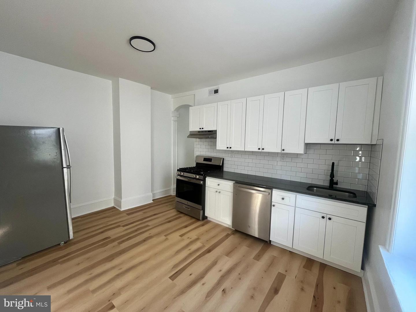 4415 Walnut St #3f Property Photo 24
