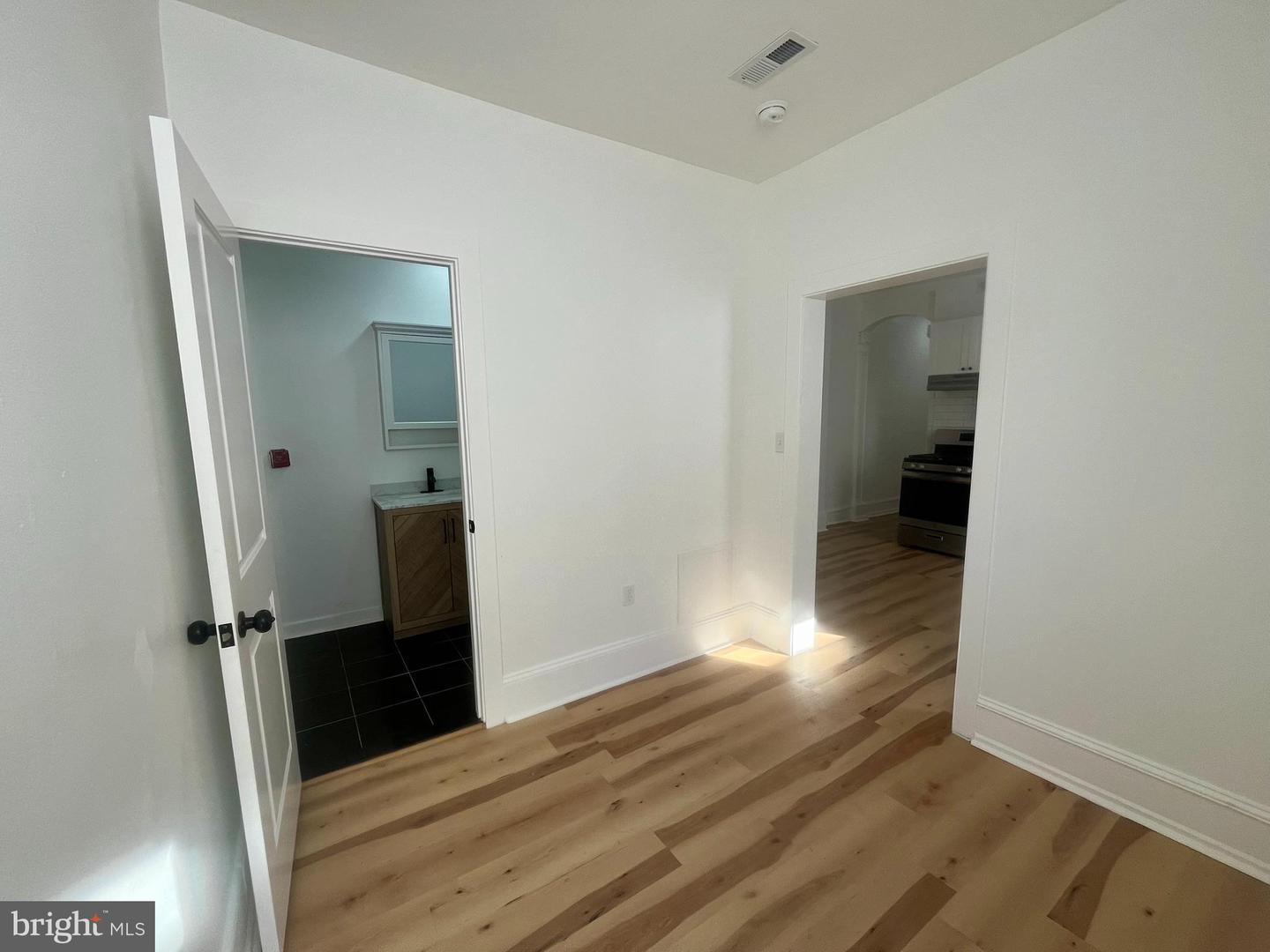 4415 Walnut St #3f Property Photo 28