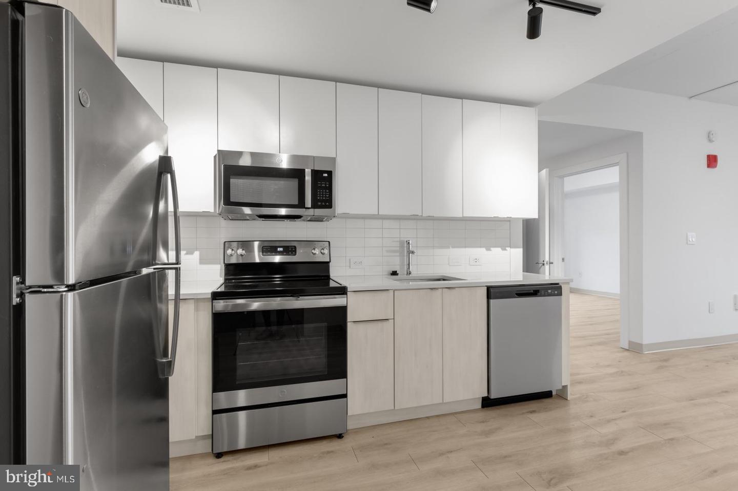 545 N Broad St #312 Property Photo 1