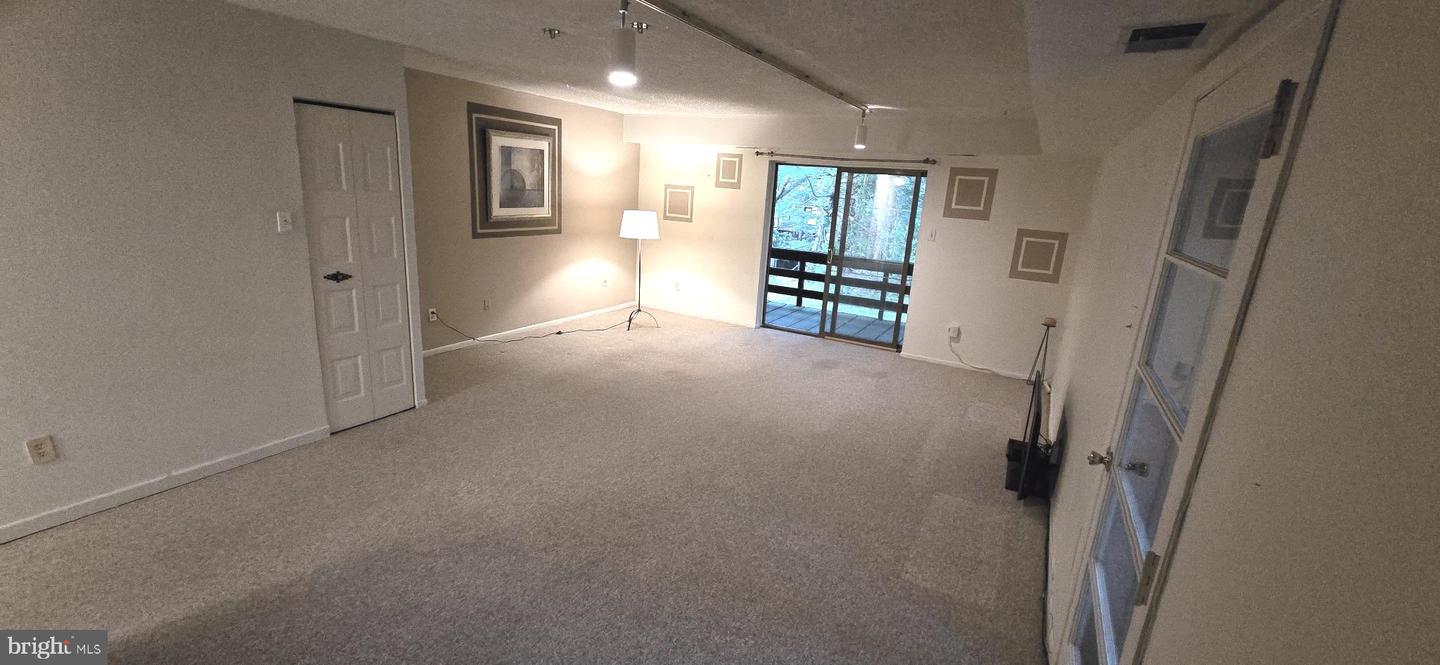 279 Shawmont Ave #b Property Photo 2