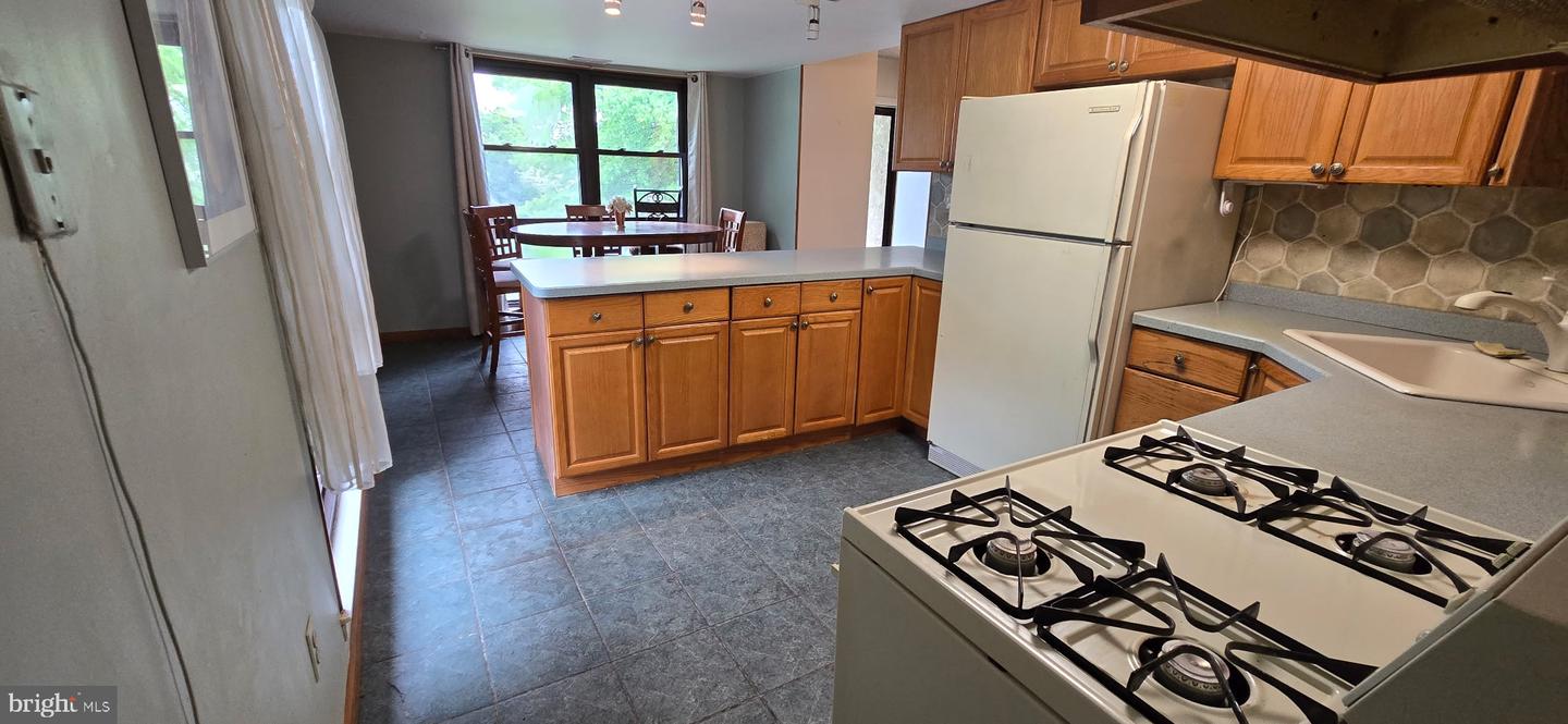 279 Shawmont Ave #b Property Photo 5