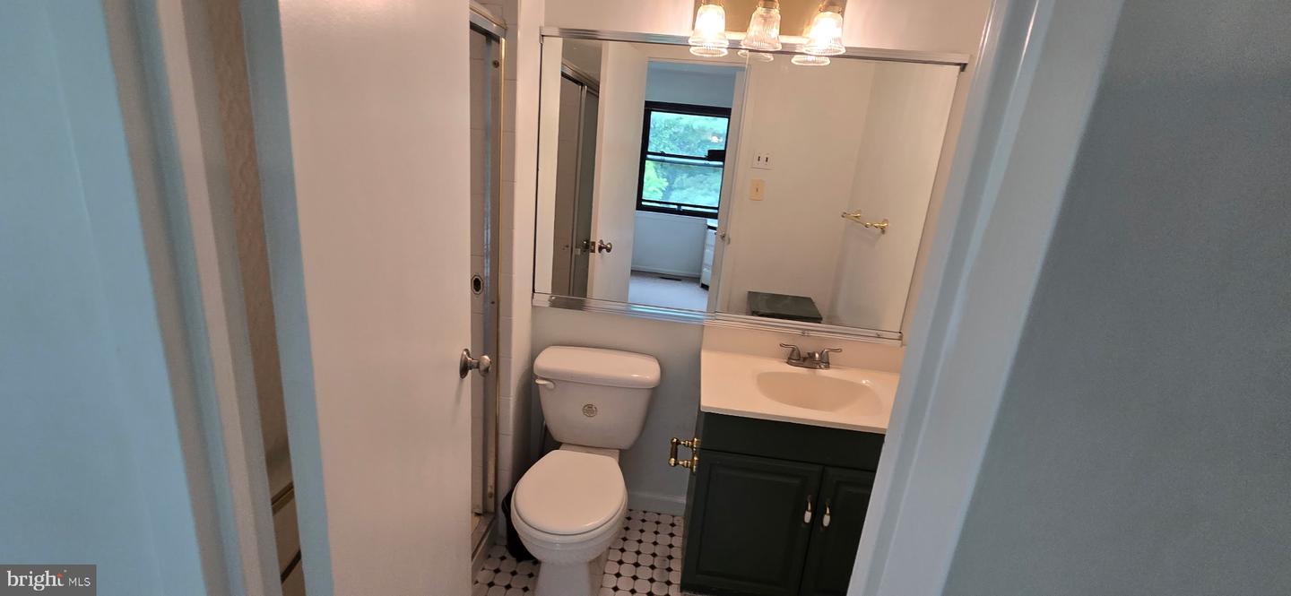 279 Shawmont Ave #b Property Photo 21