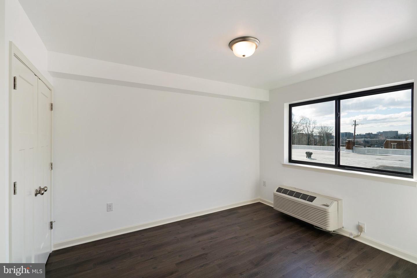 5420 Ridge Ave #204 Property Photo 7