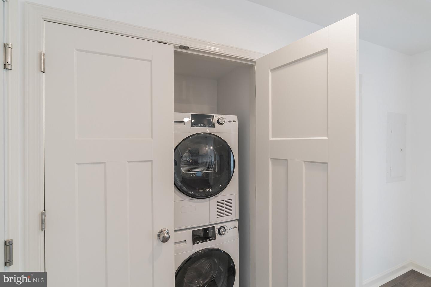 5420 Ridge Ave #204 Property Photo 8