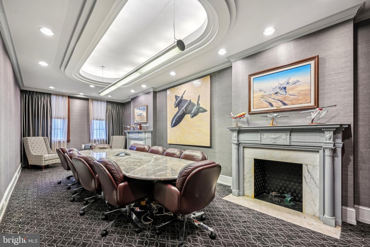 1710-12 Locust St Property Photo 4