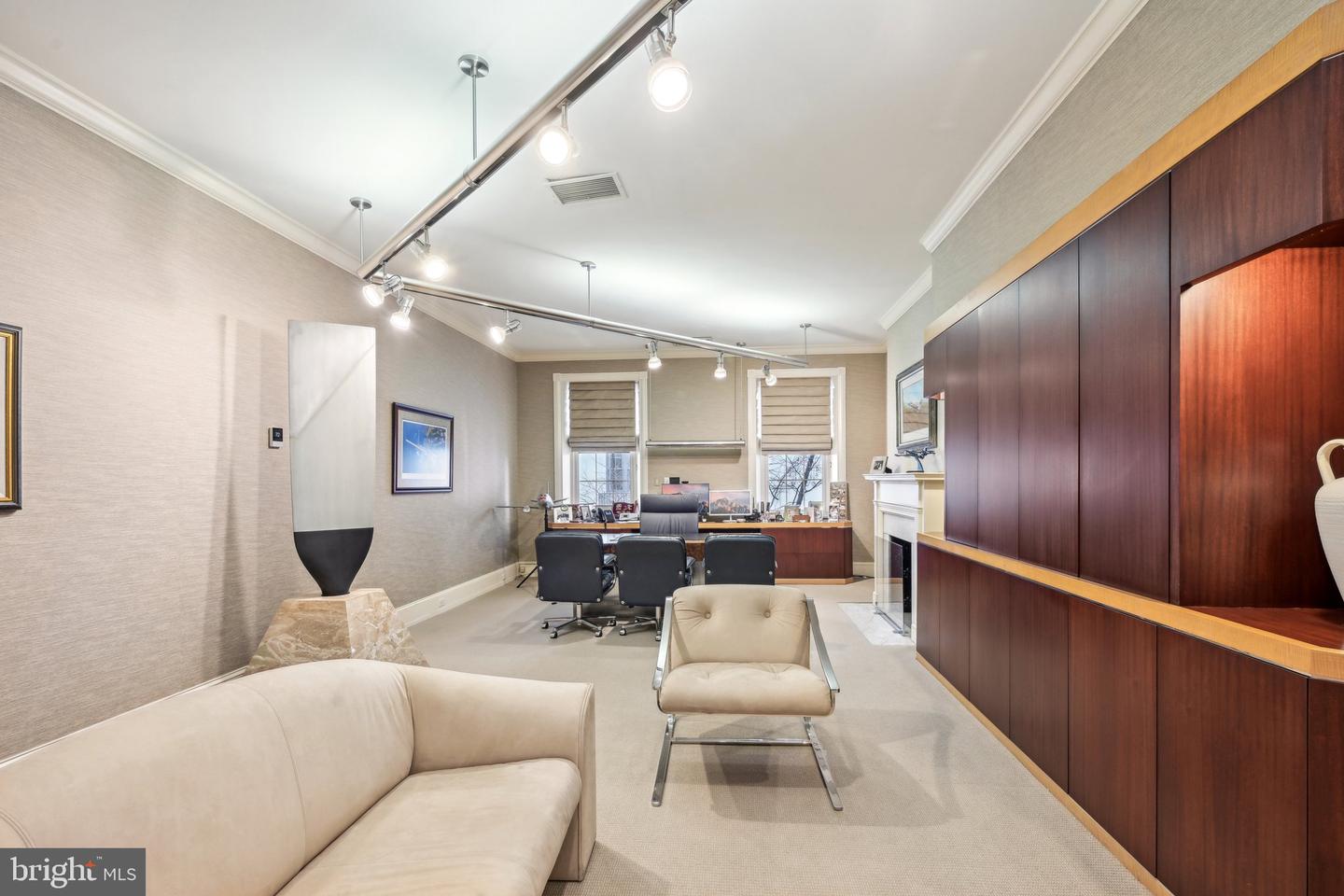 1710-12 Locust St Property Photo 13