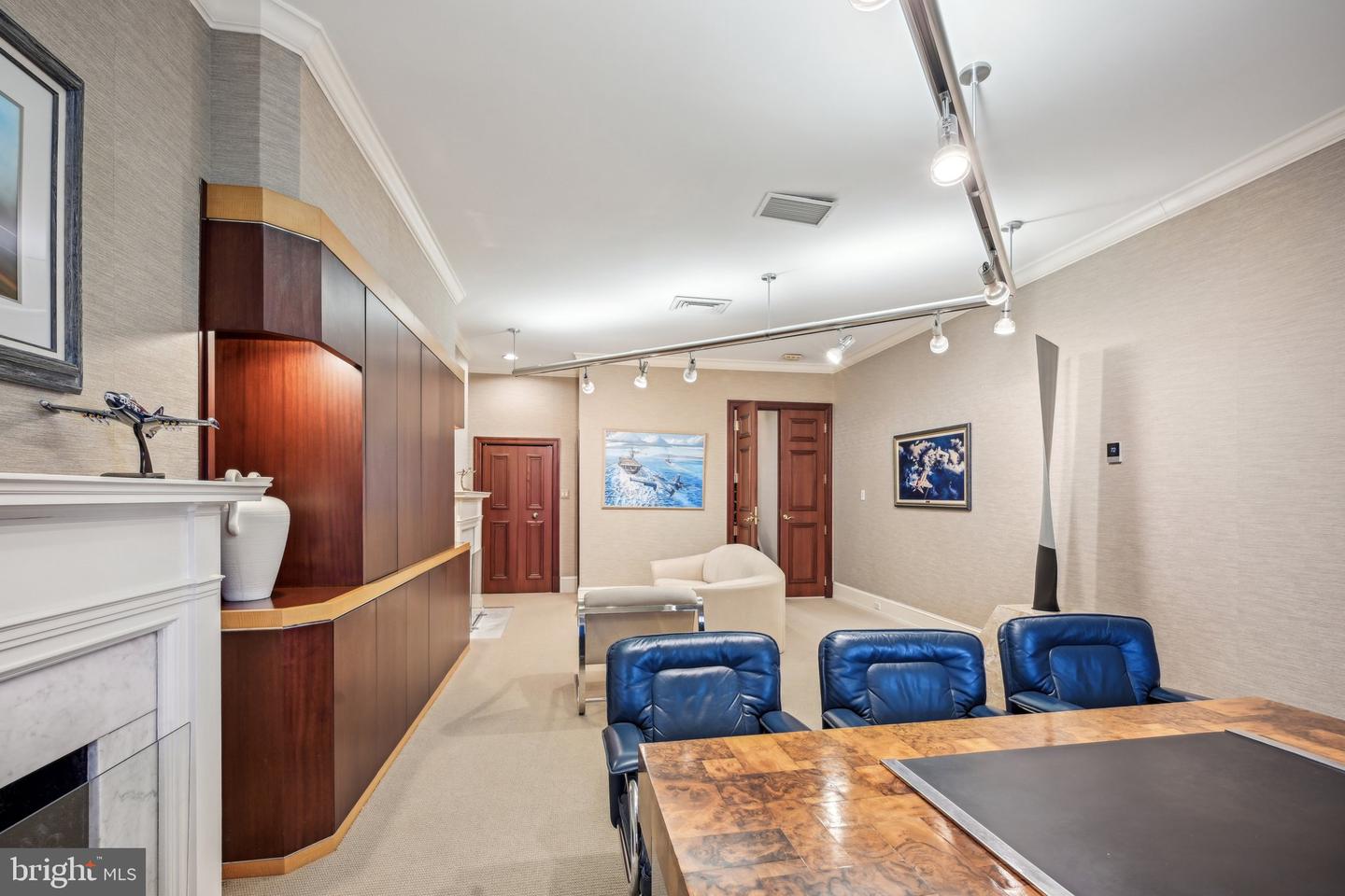 1710-12 Locust St Property Photo 14