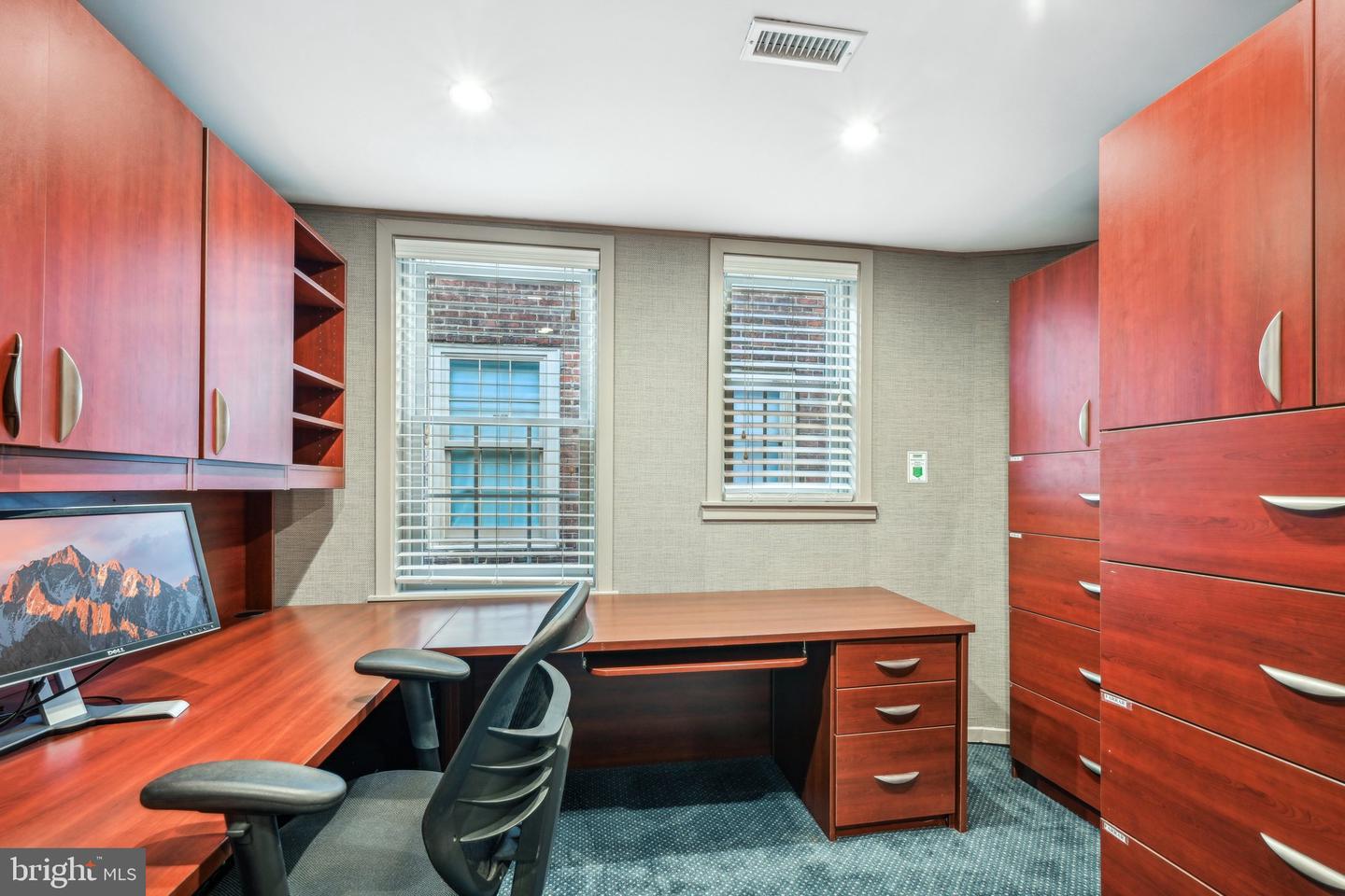 1710-12 Locust St Property Photo 17